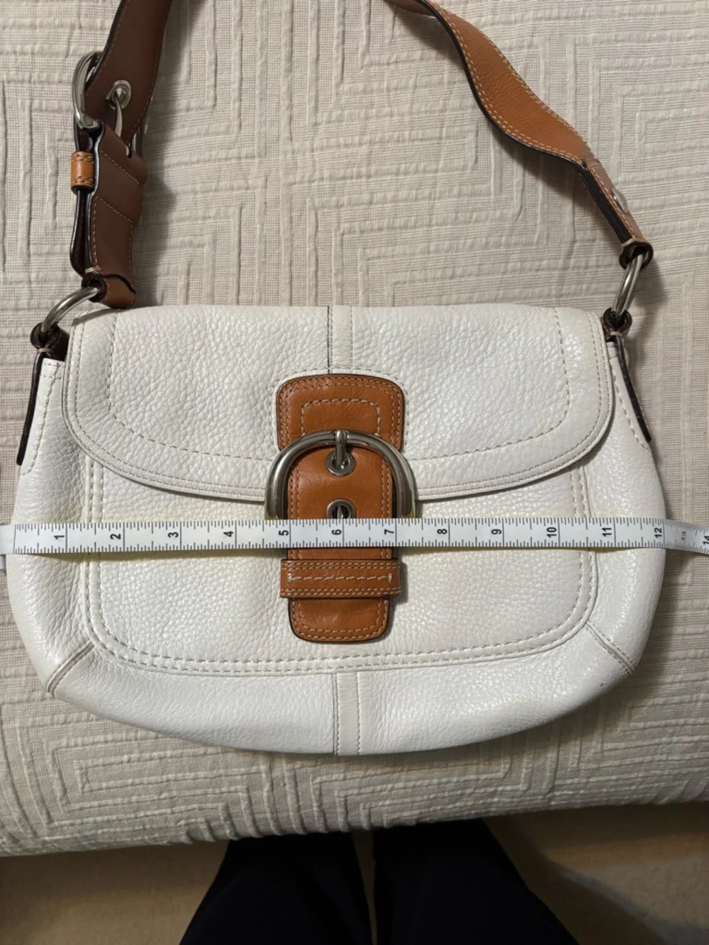 Coach Y2K Classic SOHO Cream Shoulder Bag with Tan Leather Trim - Picture 10 of 11